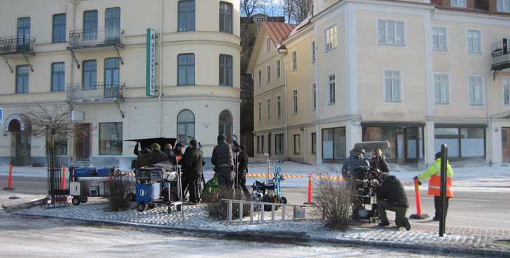 The film crew is filming in the central Gnesta.