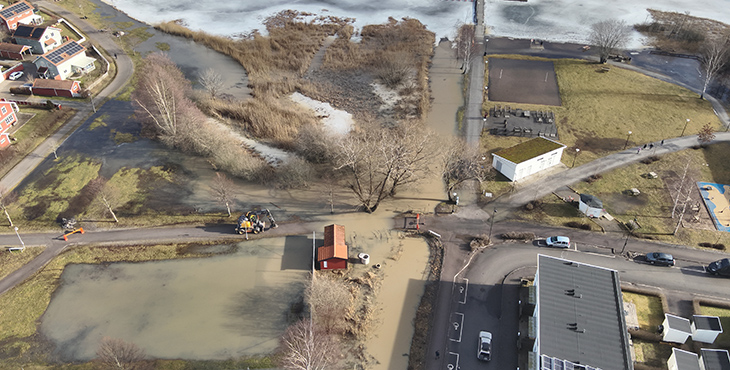 Översvämning vid Frösjöstrand intill Frösjön i Gnesta tätort